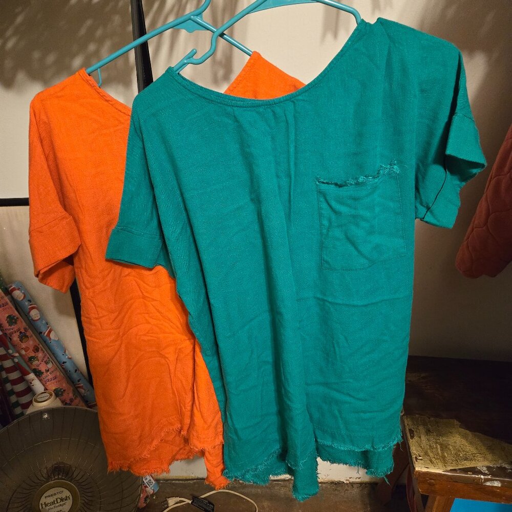 Umgee Teal and Orange Raw-Hem Tunic Tops